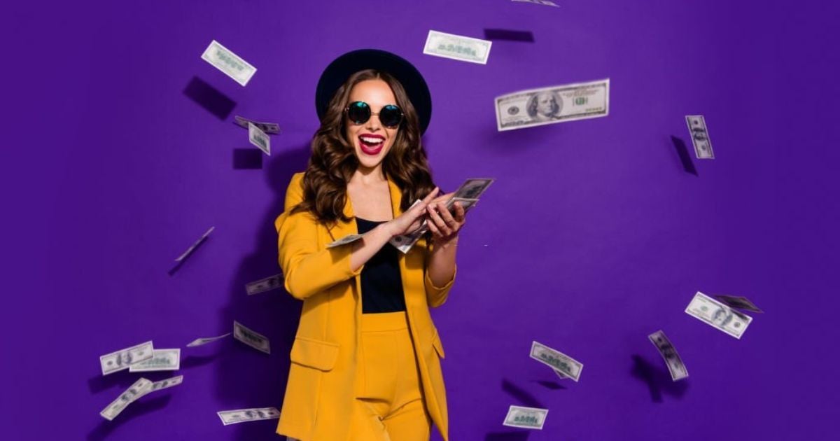 29 Meanings When You Dream About Money