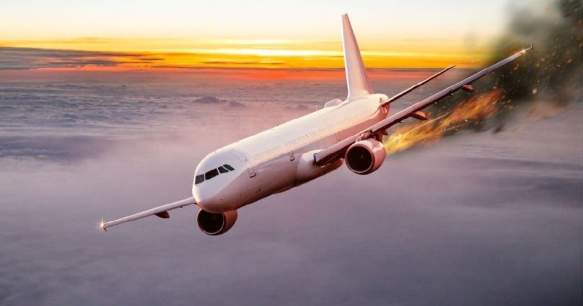 22 Meanings When You Dream About a Plane Crash
